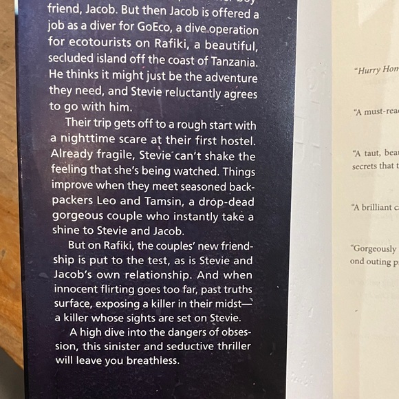 Roz Nay The Hunted Novel - soft Cover - Picture 5 of 16